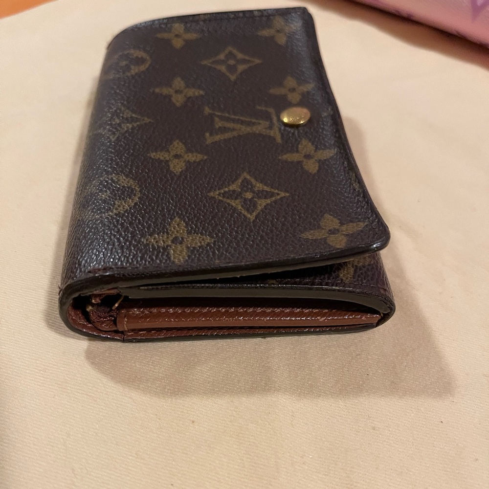 Authentic Louis Vuitton Monogram Wallet - Picture 2 of 9
